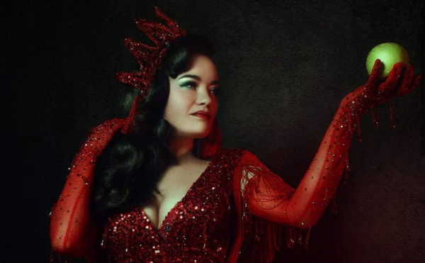 GLITZ AND GLAM: INTERVIEW WITH A UK BURLESQUE DANCER