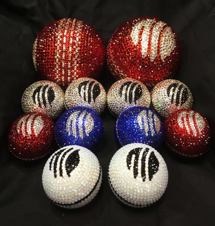 cricket_balls_2