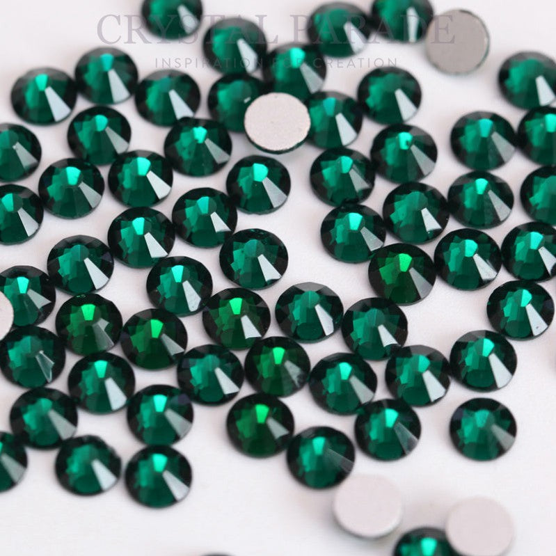 Zodiac Crystals Mixed Sizes Pack of 200 - Emerald Green