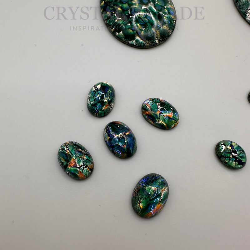 Preciosa Oval Cabochon - Peacock Green (02209)