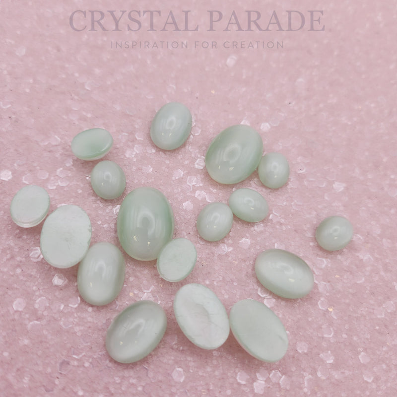 Preciosa Oval Cabochon - Moonshine Green (01192)