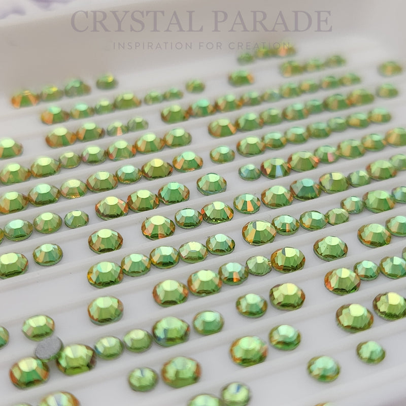 Zodiac Crystals Mixed Sizes Pack of 200 - Peridot Shine